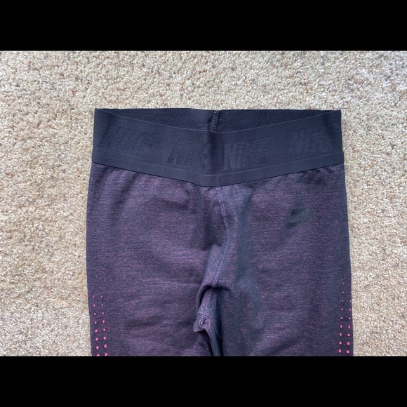 Women’s Nike legging - Picture 3 of 3